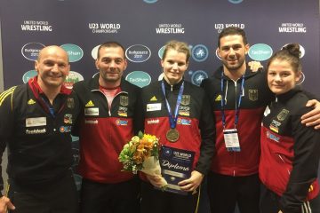 Freude beim DRB-Team um Sportdirektor Jannis Zamanduridis, Trainer Michael Kothe, Francy Rädelt, Bundestrainer Patrick Loes und Luzie Manzke (v.l.n.r.)